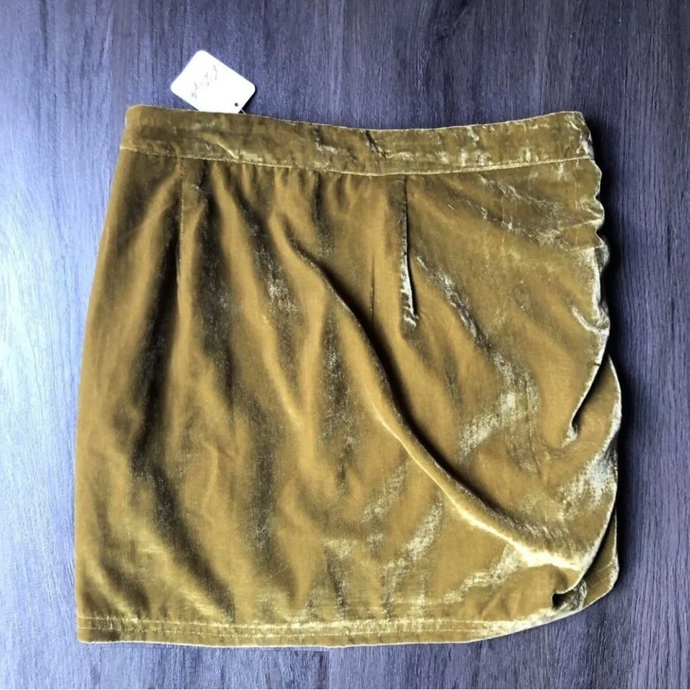 Free People Vivienne Velvet Mini Skirt 6 Olive Green Ruched Rock Edgy Boho Artsy
